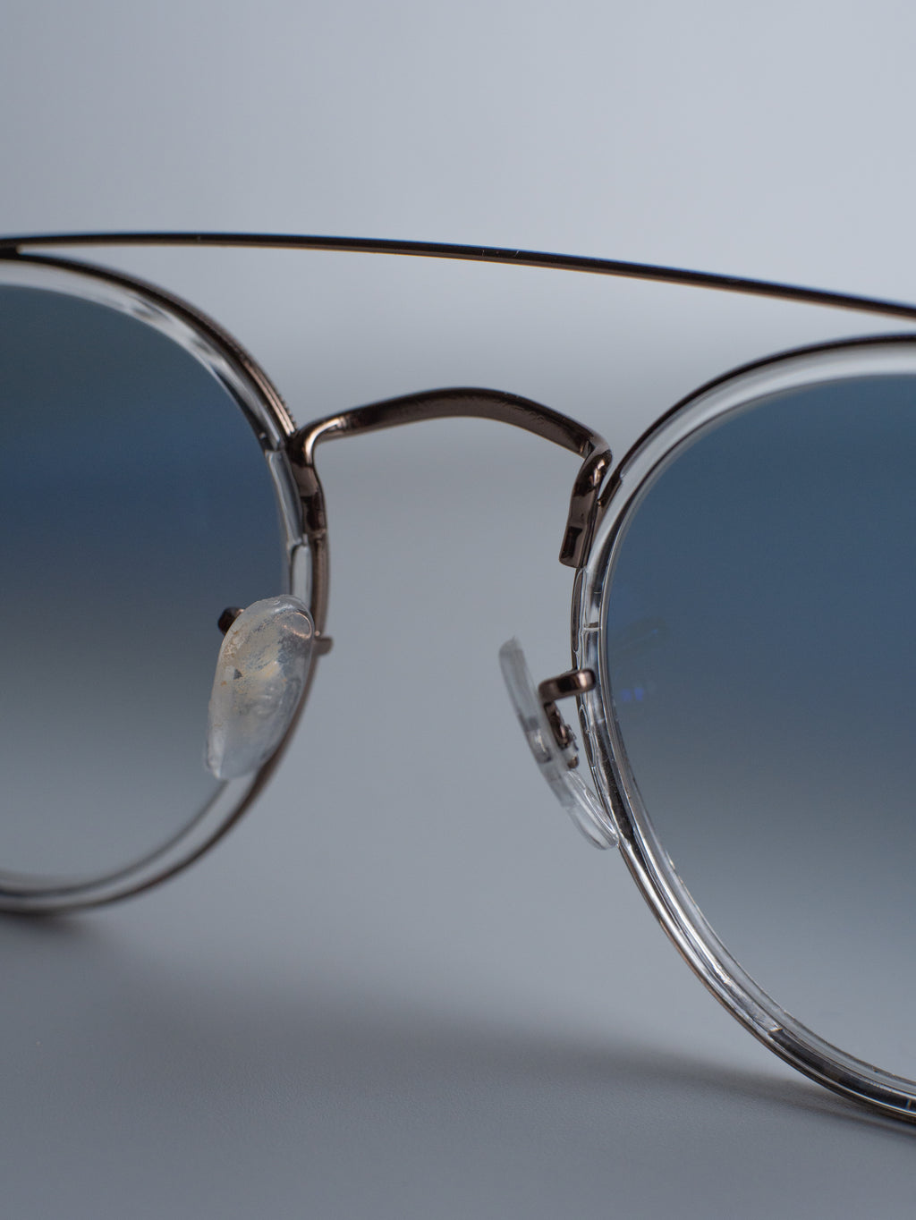 ROUND DOUBLE BRIDGE (LIGHT BLUE GRADIENT)