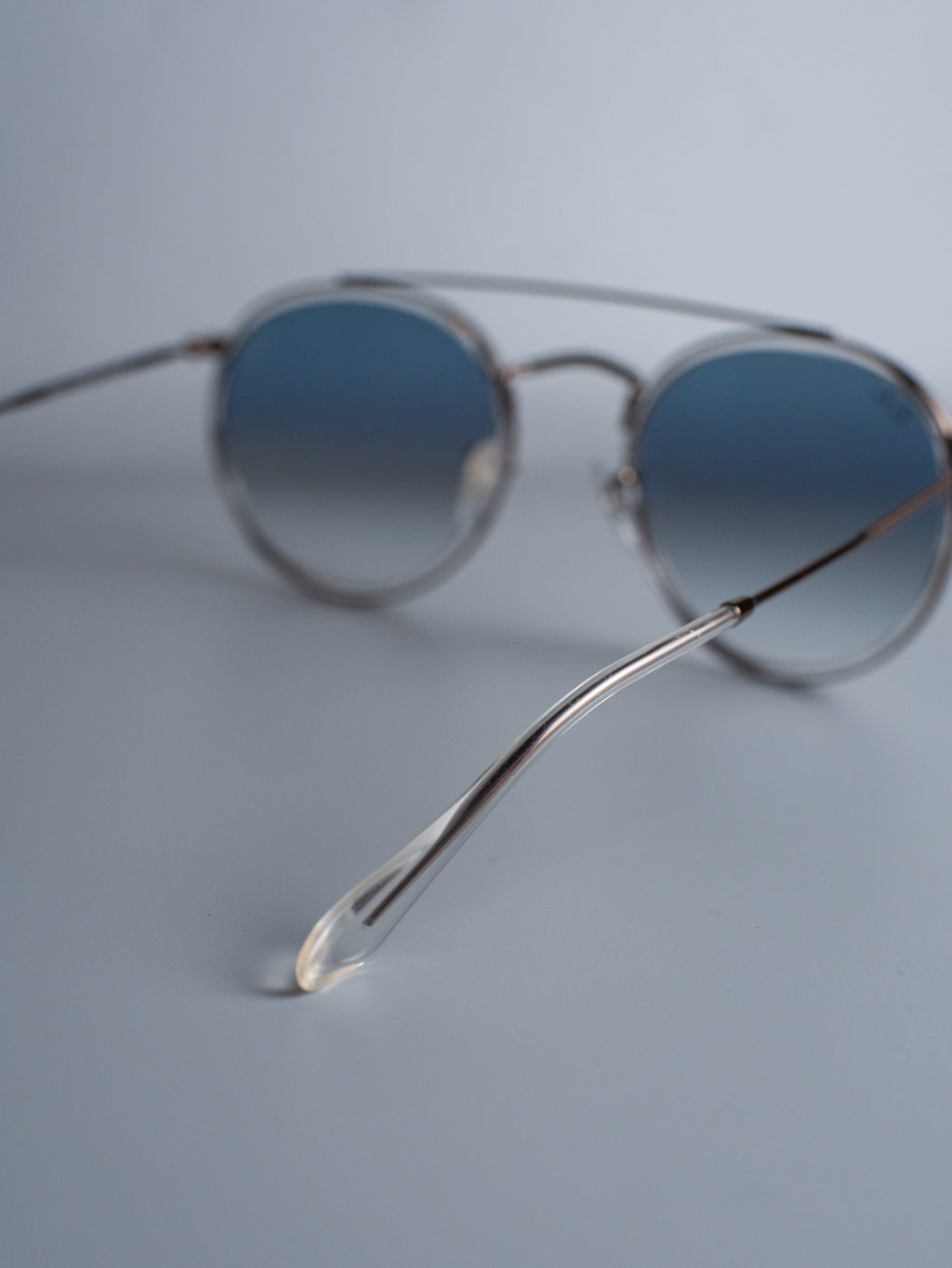 ROUND DOUBLE BRIDGE (LIGHT BLUE GRADIENT)