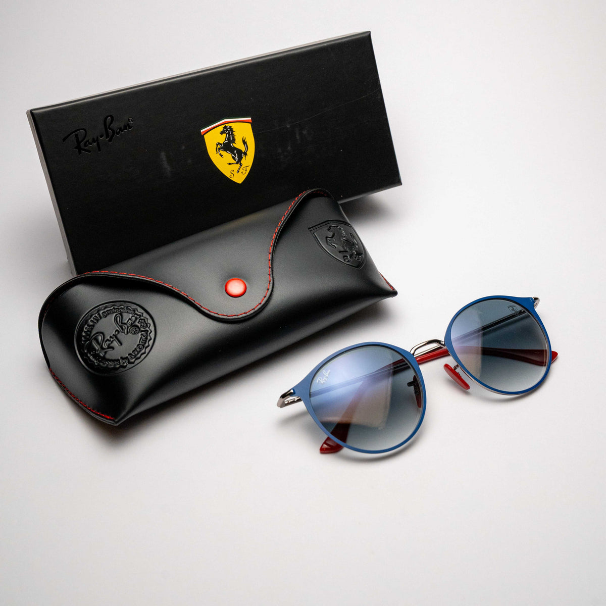 ROUND SCUDERIA FERRARI BLUE