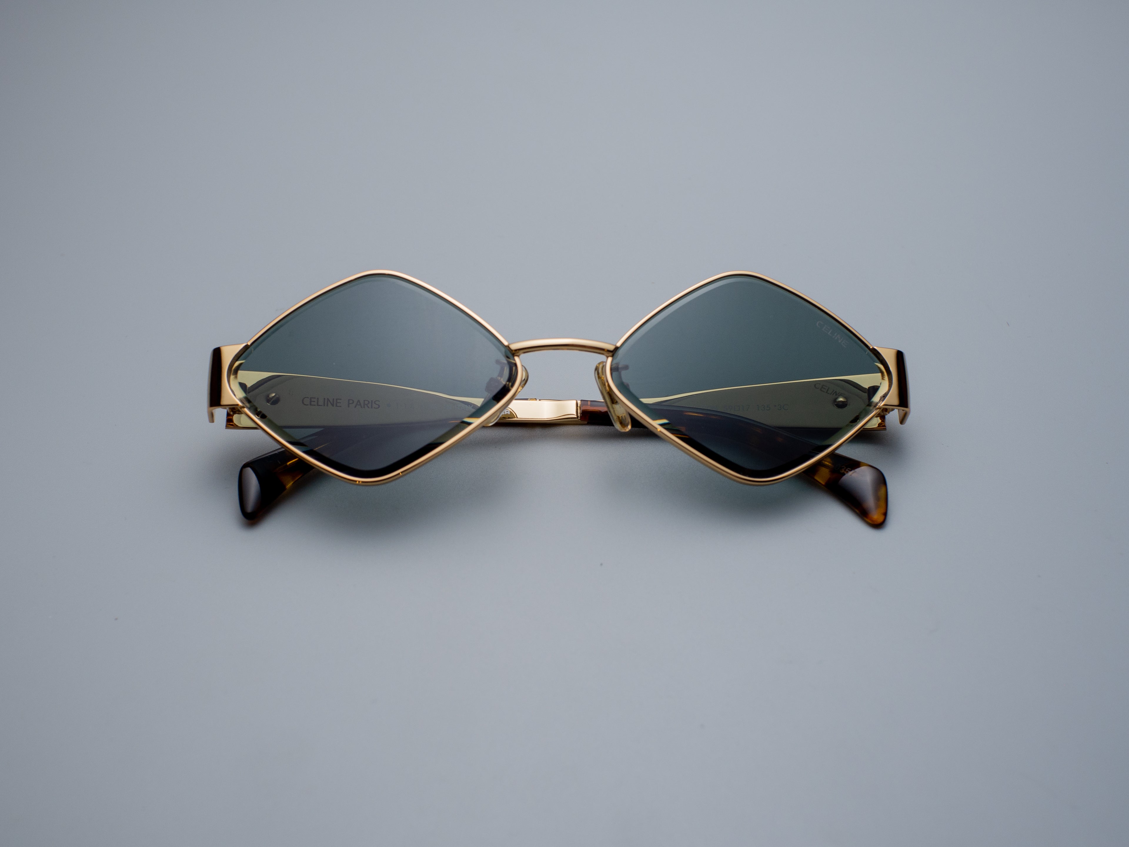 CELINE TRIOMPHE ROMBO DORADO