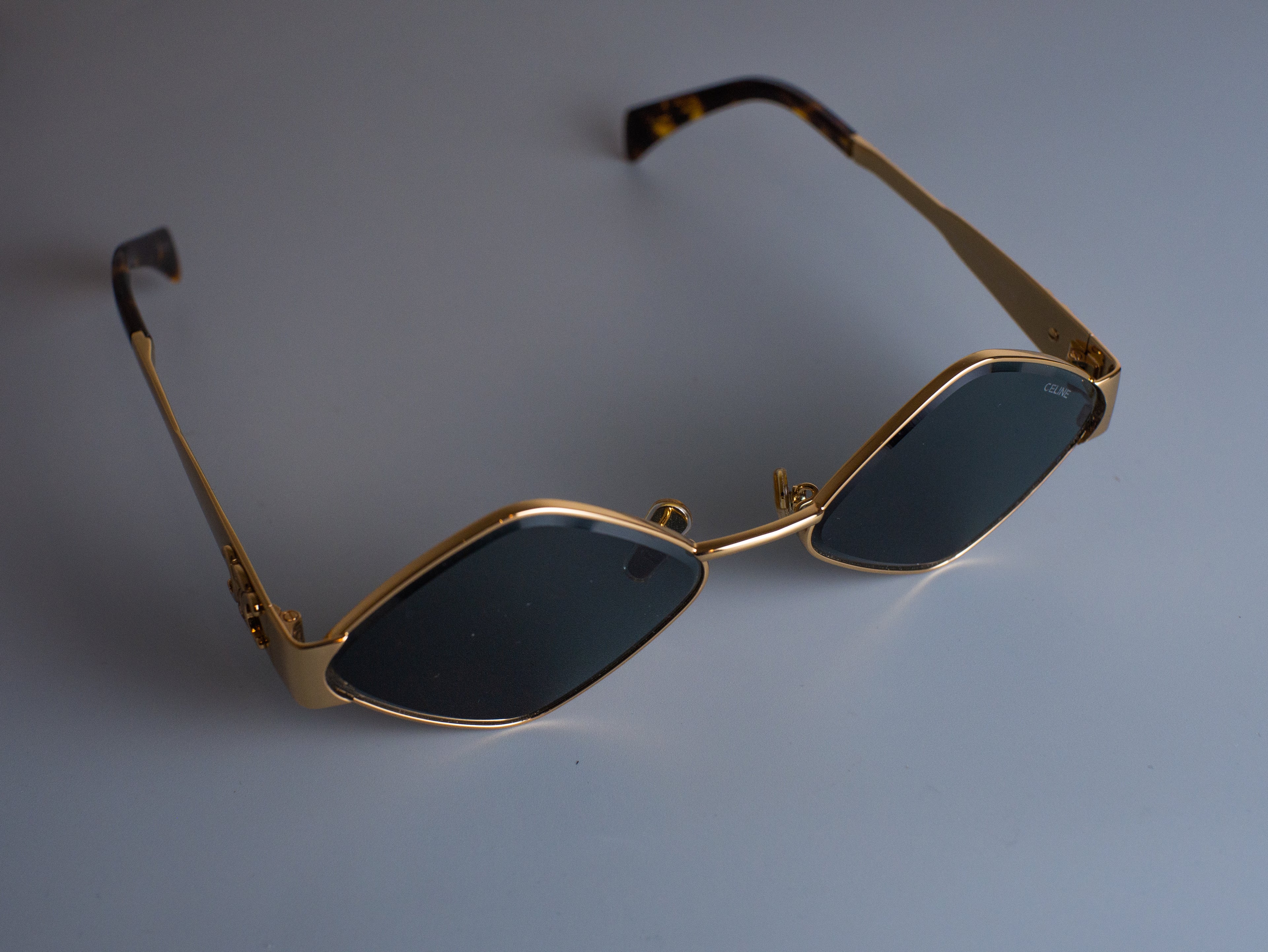 CELINE TRIOMPHE ROMBO DORADO