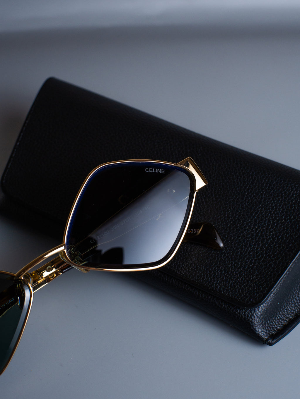 CELINE TRIOMPHE ROMBO DORADO