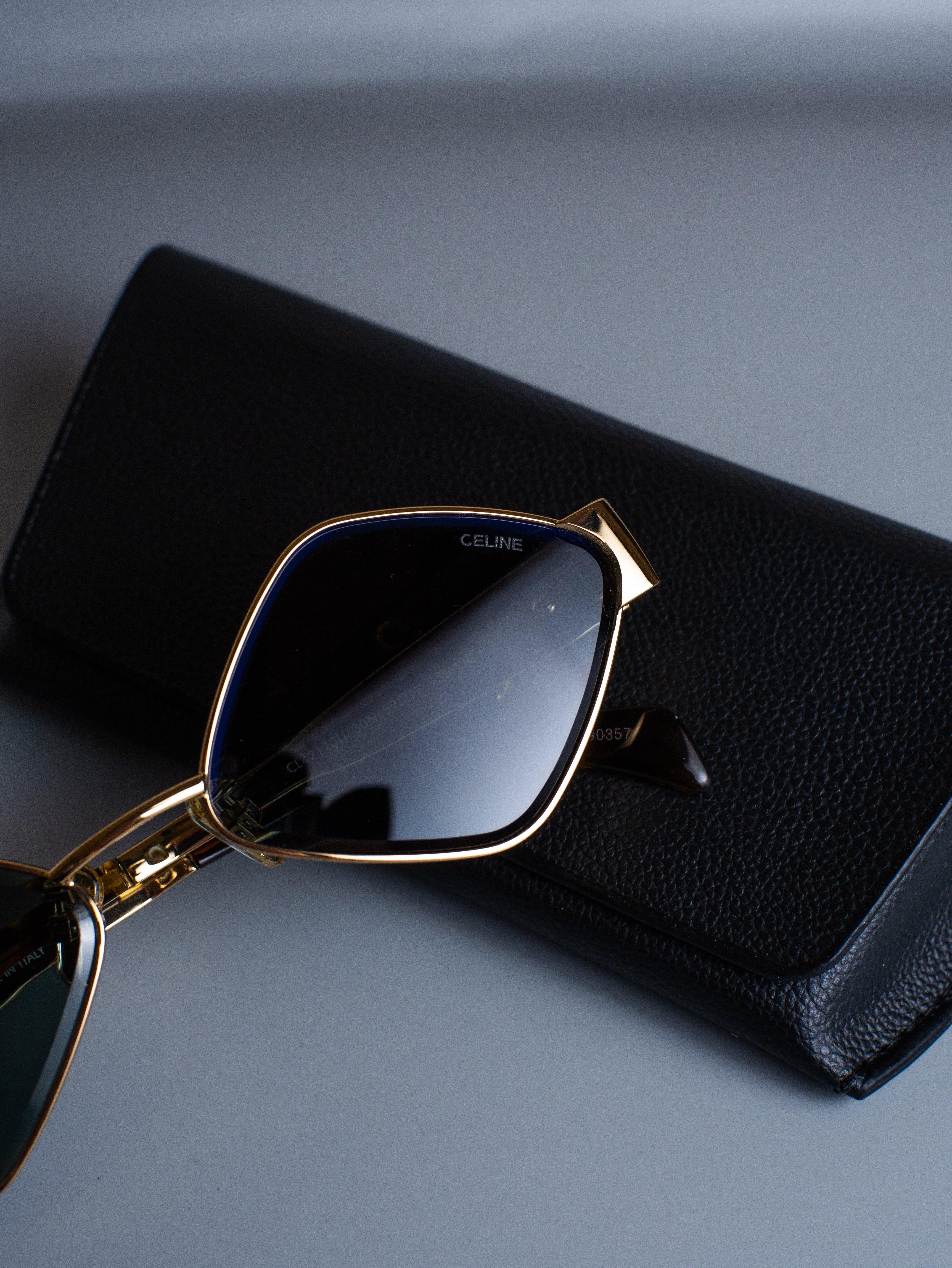 CELINE TRIOMPHE ROMBO DORADO