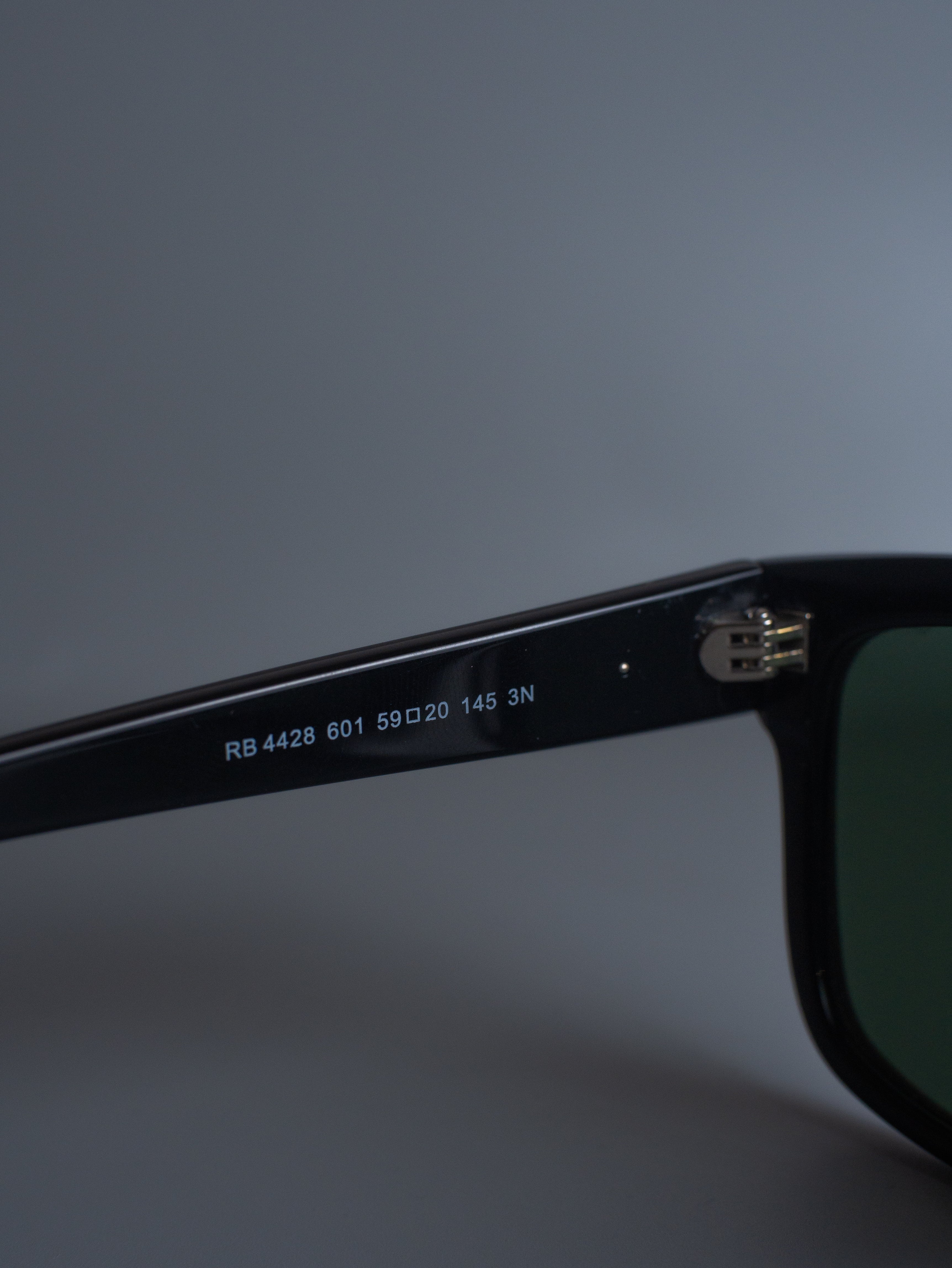 RB 4428 (NEGRO)