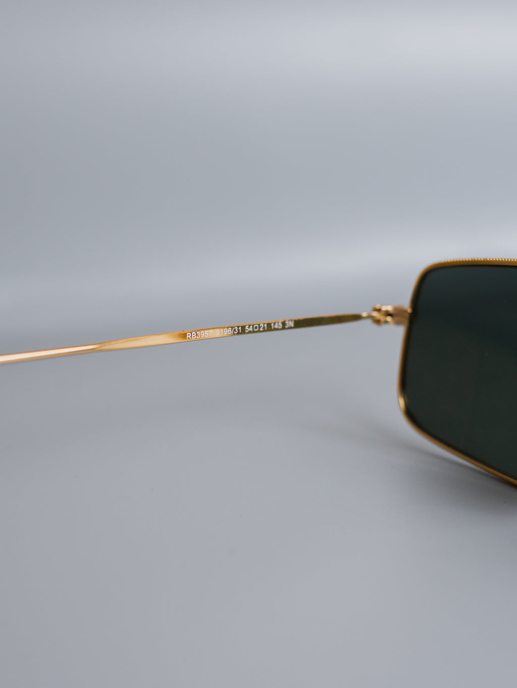 JULIE RB3957